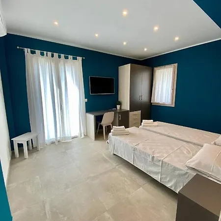 לינה וארוחת בוקר Floridida & Breakfast