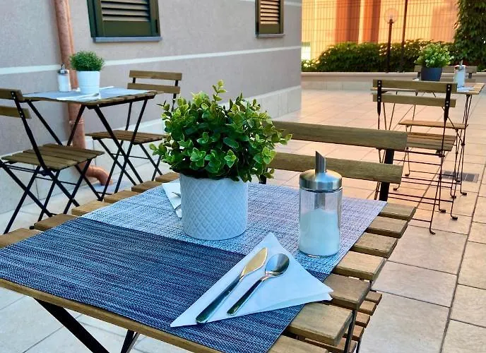 Floridida & Breakfast לינה וארוחת בוקר Marina dʼAndora