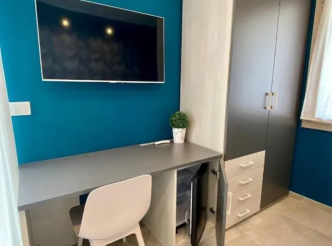 Floridida & Breakfast Alojamento de Acomodação e Pequeno-almoço Marina dʼAndora